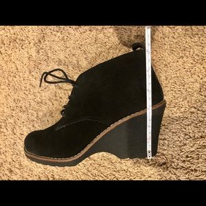 White Mountain Black Ankle Boots